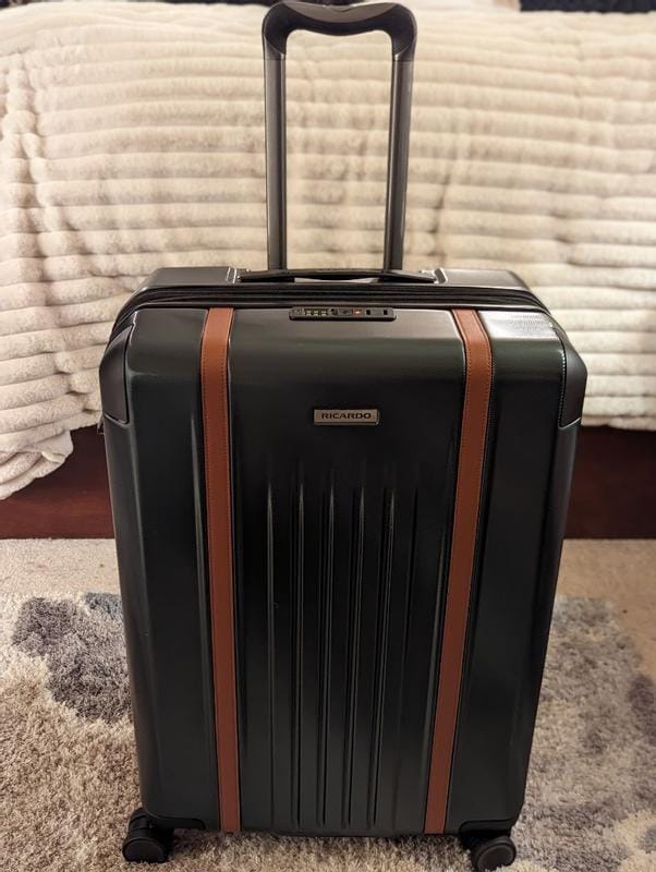 Customer photo review of Montecito 2.0 Hardside Medium Check-in Expandable Spinner