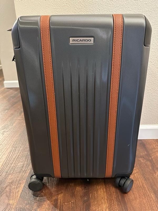 Customer photo review of Montecito 2.0 Hardside Carry-On Expandable Spinner