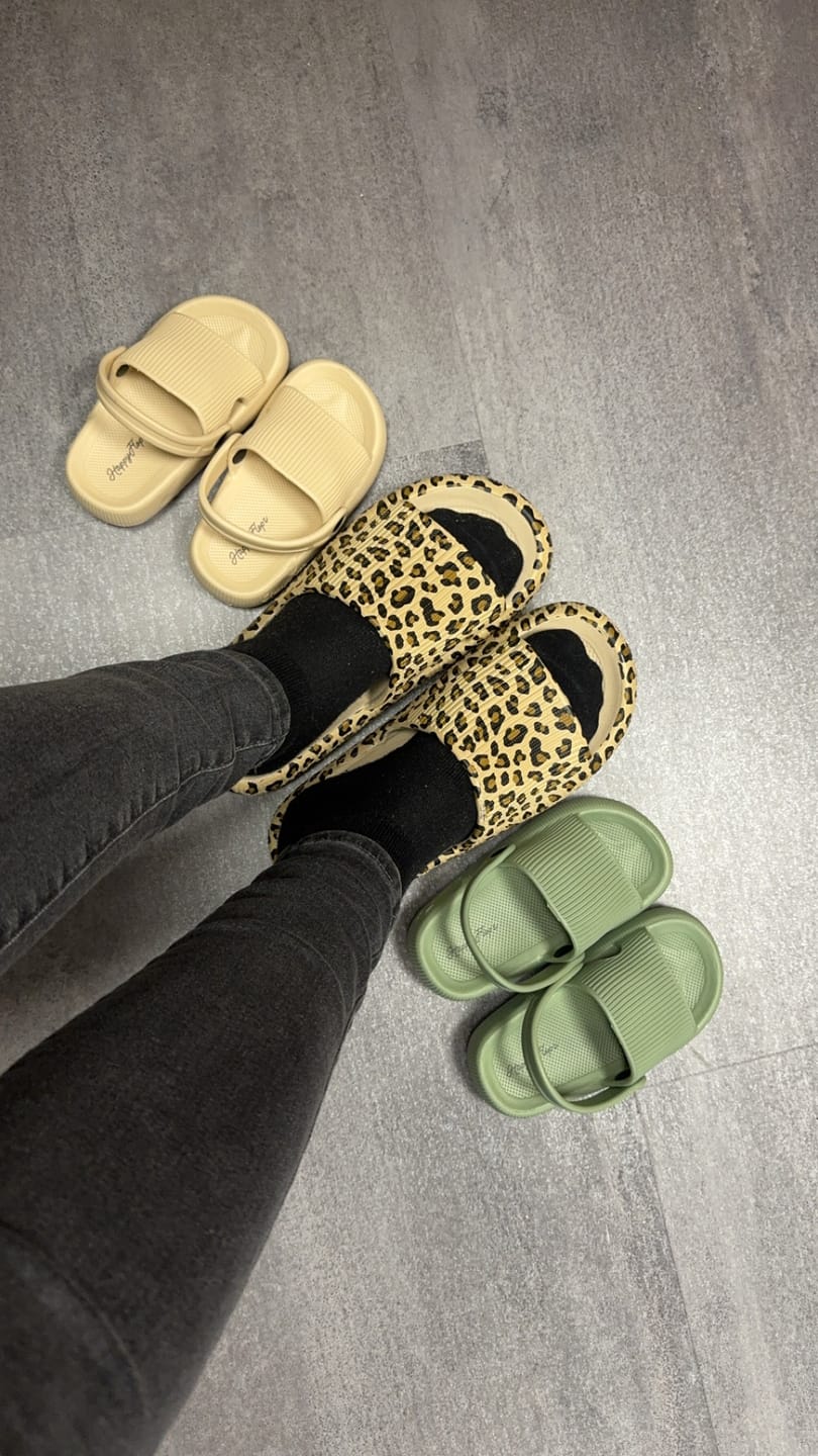 Customer photo review of HappyFlops Limited Editions