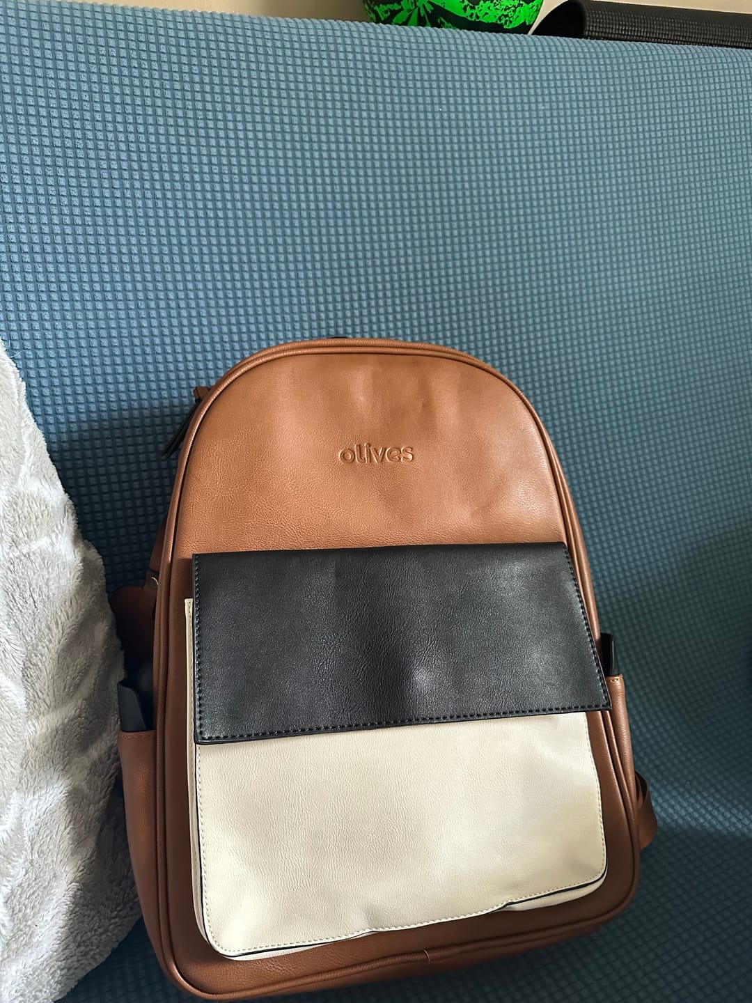 Customer photo review of Olives Original Backpack
