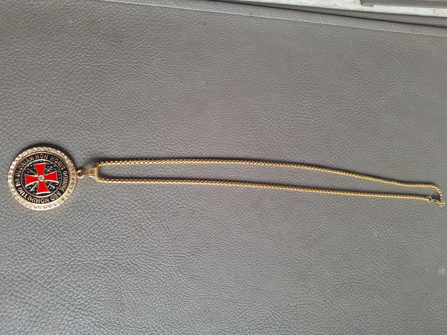 Customer photo review of Collier du Seigneur Templier