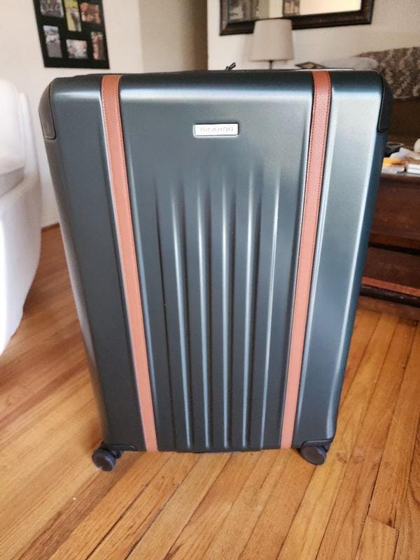 Customer photo review of Montecito 2.0 Hardside Large Check-In Expandable Spinner