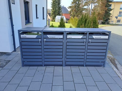 Customer photo review of AlbersDesign Mülltonnenbox MB6 Anthrazit (RAL7016) personalisiert mit Edelstahl-Schildern