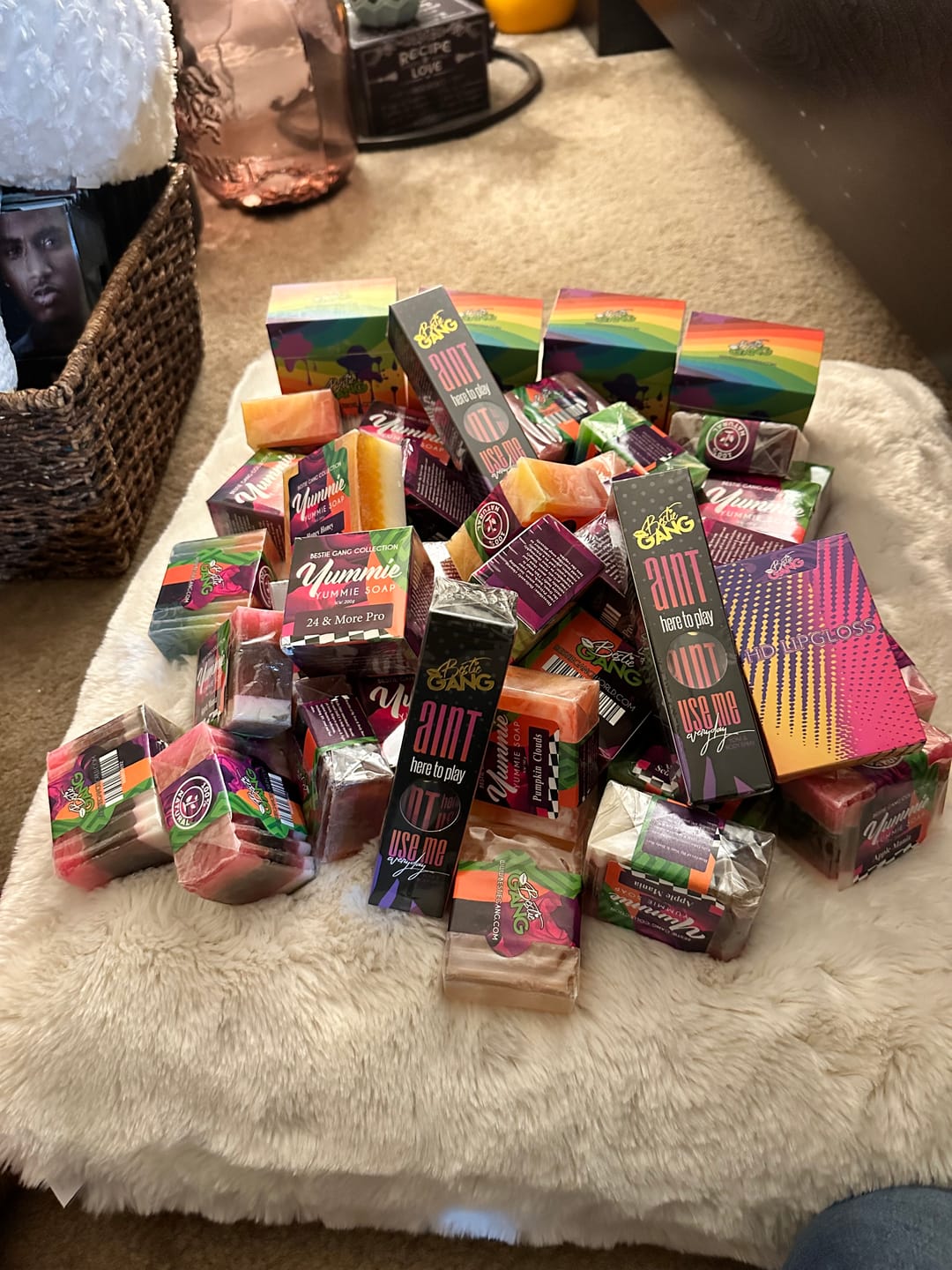 Customer photo review of 20 Bg Feminine Wipes “24 & More scent”
