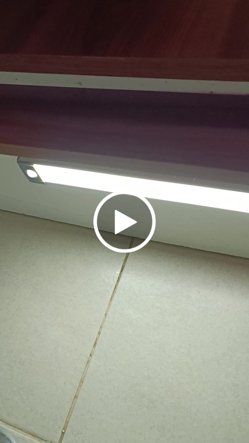 Customer video review of Barra con Sensor Recargable - USB Luz Fría