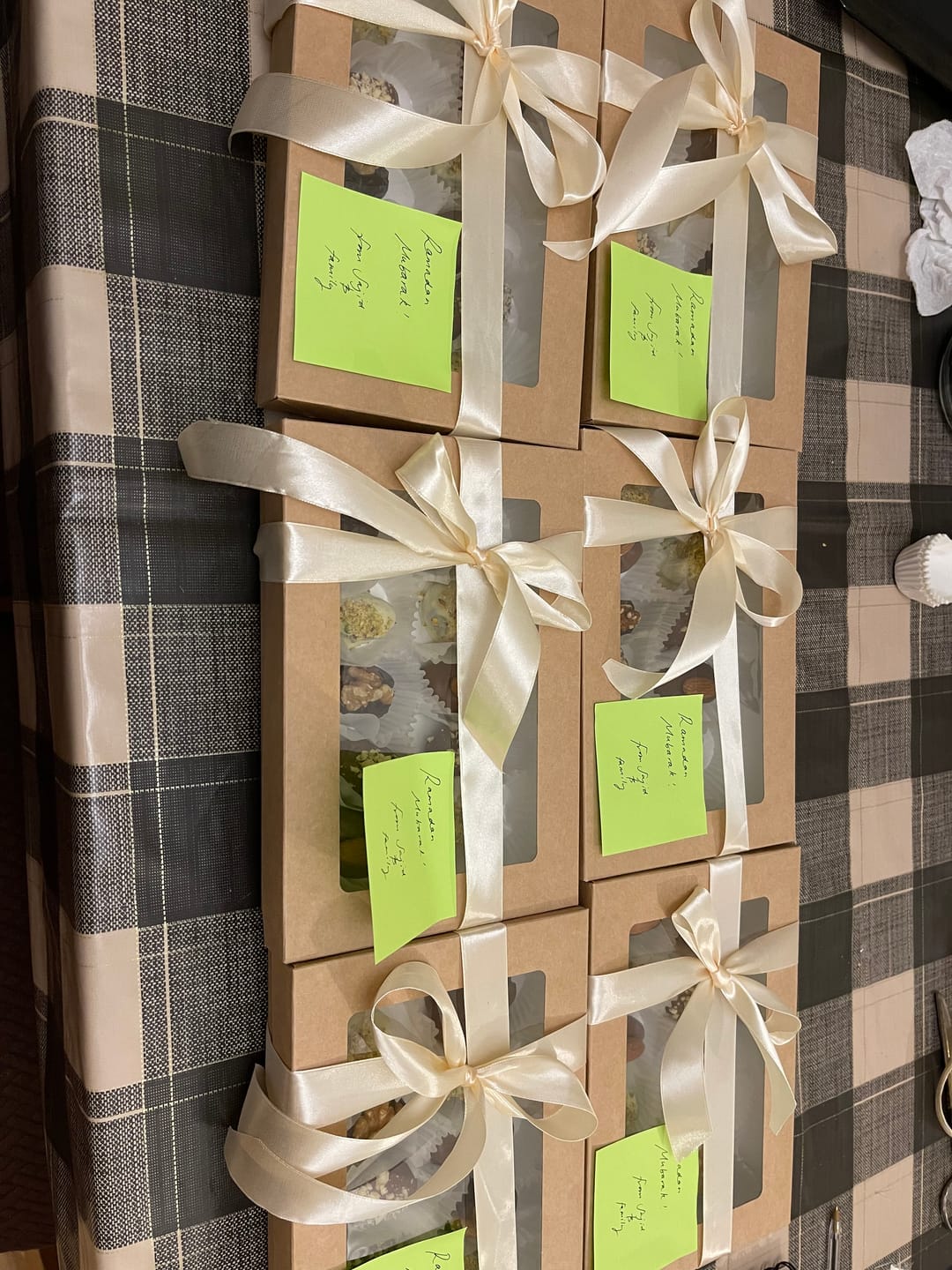 Customer photo review of Premium Cardboard Takeaway Boxes With Cellulose Clear Window Lid