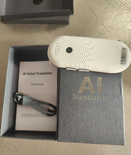 Customer photo review of Vormor Z8 Language Translator Device 138 National Languages Intelligent Translator Real-time Voice, Recording, Text Translation Device