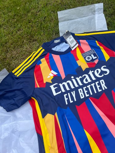 Customer photo review of Men’s Football Shirt Mystery Box