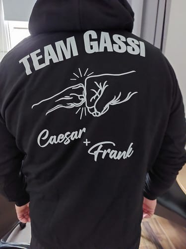 Customer photo review of Team Gassi Fauststoß - Individueller Hoodie Unisex Rückendruck