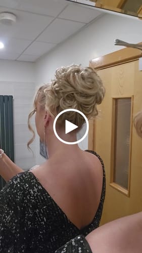 Customer video review of Stranded Messy Scrunchie Bun - Duo Pack - Curly & Flicky Styles #18/22 Iris