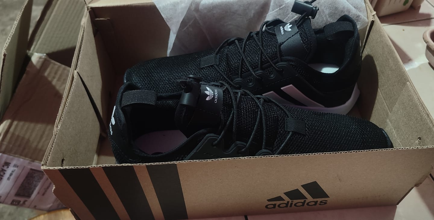 Customer photo review of Tenis 018 Negro Blanco