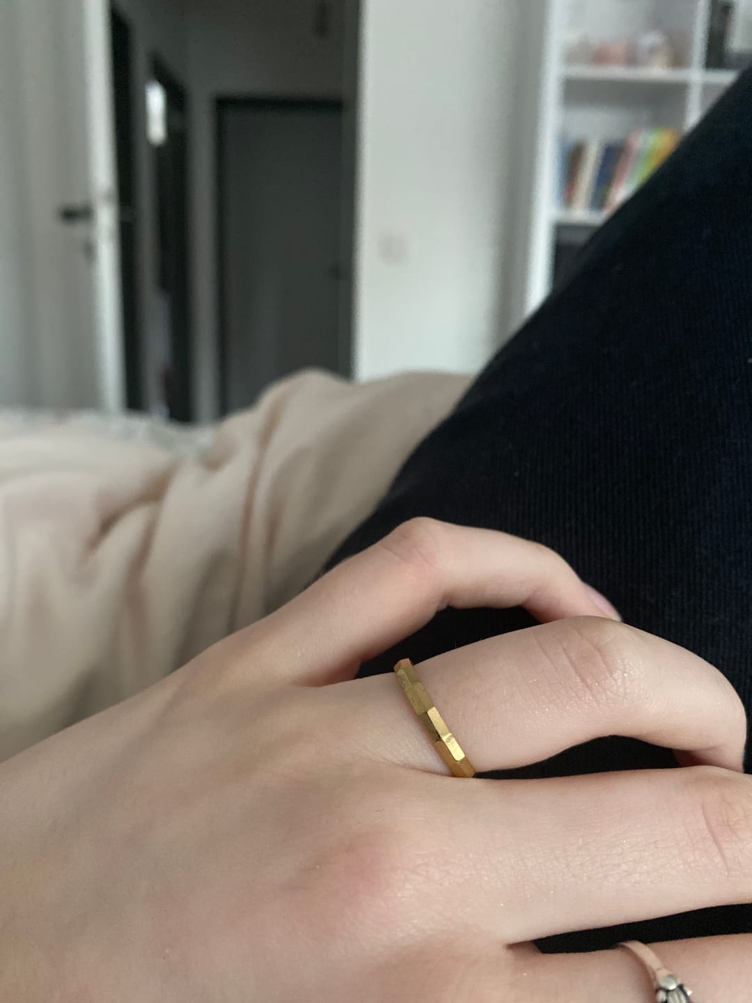 Customer photo review of Edgy Ring | 18K vergoldet