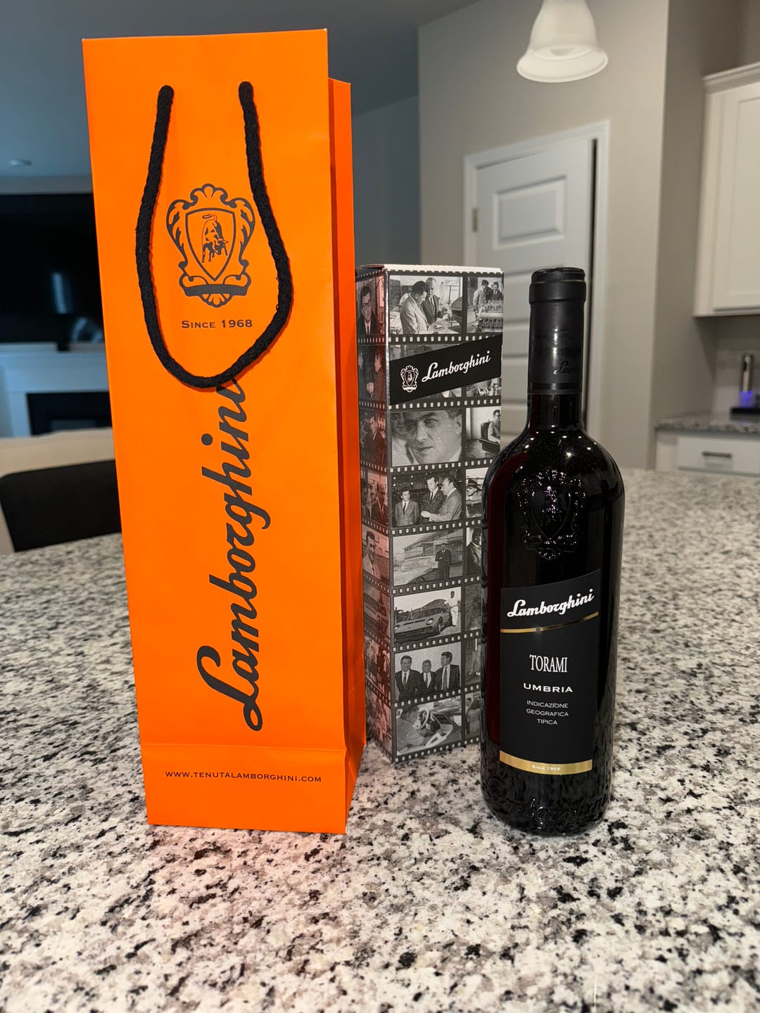 Customer photo review of Lamborghini: Torami Umbria Red with Gift Set