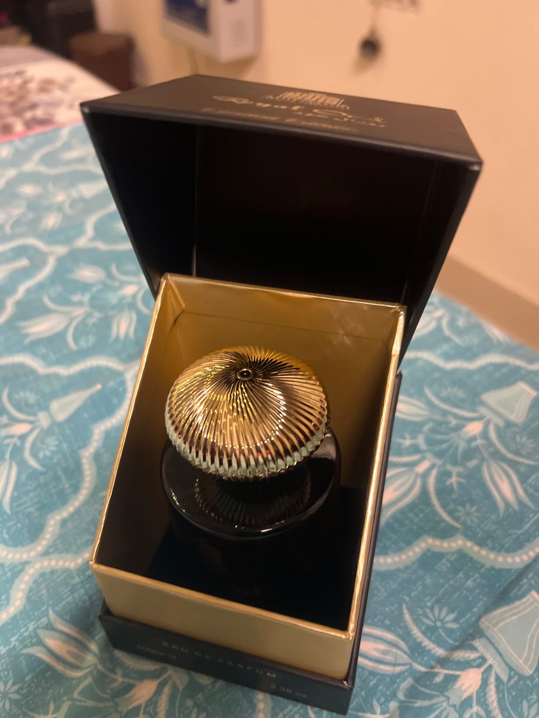 Customer photo review of Royal Oudh Luxury Eau De Perfume Spray 100 ml