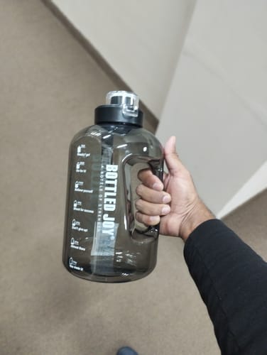 Customer photo review of Driptrip 2.5 Liter Gallon Bottle For Gym