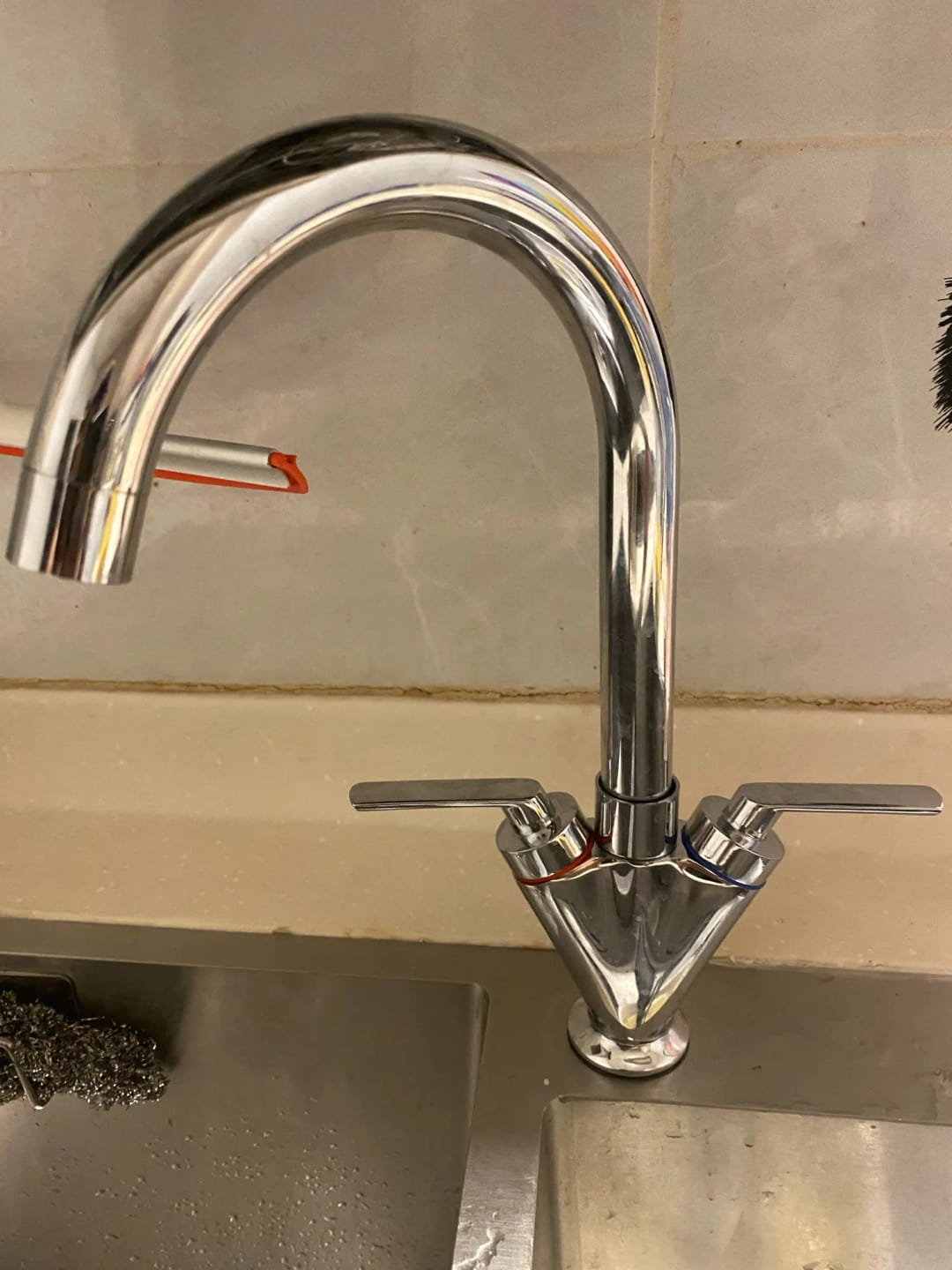 Customer photo review of Robinet Mélangeur Cuisine en Chrome