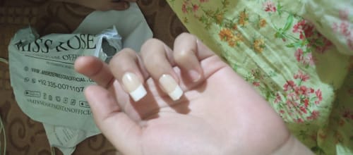 Customer photo review of Manicure Stick On Nails