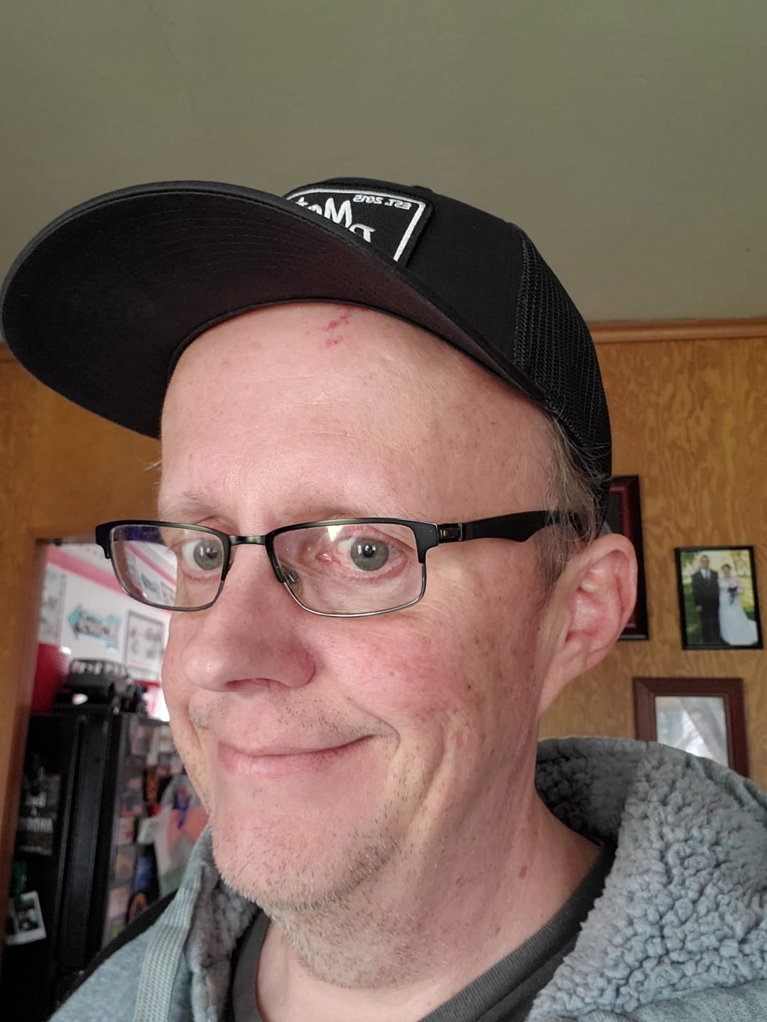 Customer photo review of Motion Heritage Hat Black/Black Mesh Back Snapback XL (Extra Large) 95-133