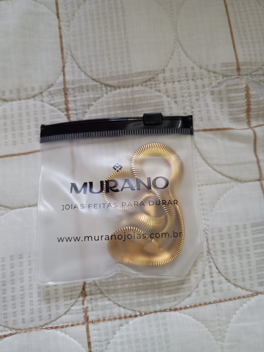 Customer photo review of Colar Gargantilha Gaia Malha Banhado em Ouro 18k