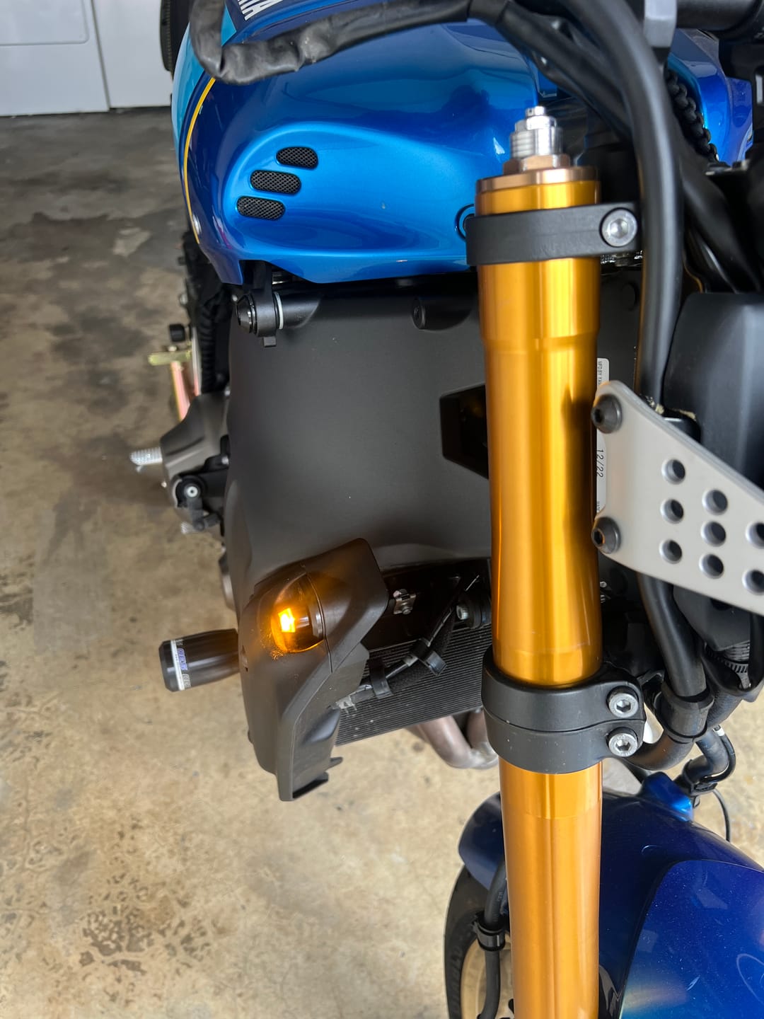 Customer photo review of Yamaha XSR900 Front Machined Turn Signal Plate Adapter Kits 2022+