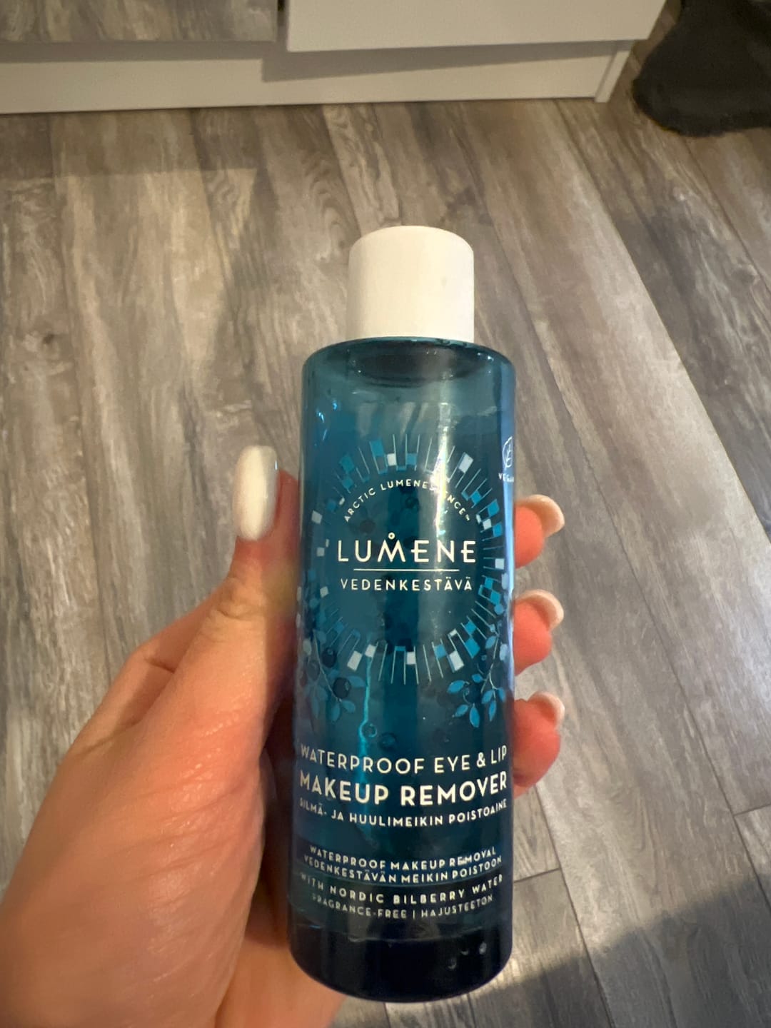 Customer photo review of Двуфазен дегримьор за водоустойчив грим Lumene Cleansing Waterproof Eye & Lip Makeup Remover