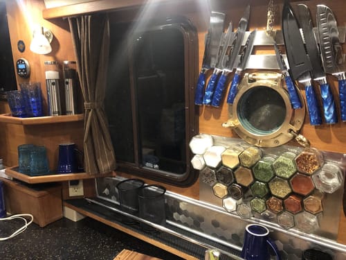 Customer photo review of "Cerulean" 16-Piece Japanese Knife Block Set