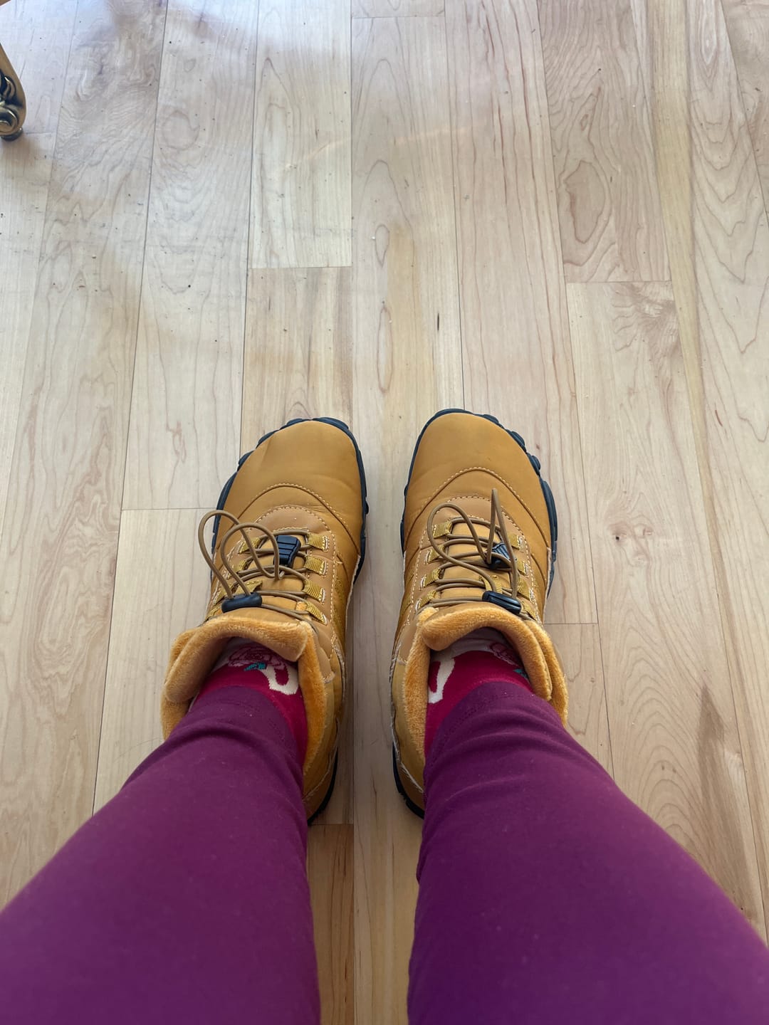 Customer photo review of Caspar Pro - Non-slip & Water-Resistant Winter Barefoot Shoe
