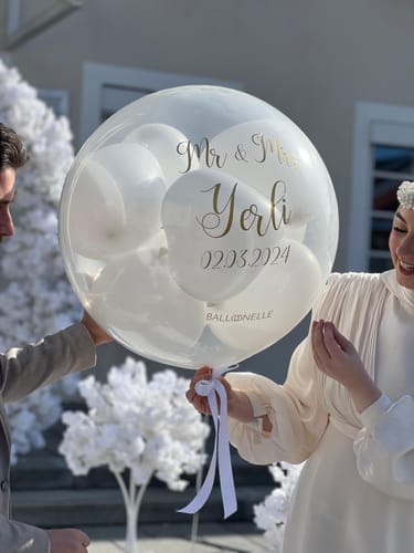 Customer photo review of Pop Up Ballon zum Zerplatzen befüllt mit Herzballons (personalisiert) mit Versandoption