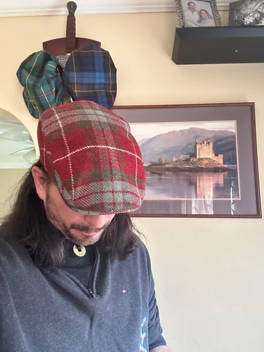 Customer photo review of Donegal Touring Cap Tweed Festive Limited Edition