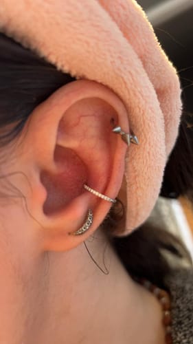 Customer photo review of ANGEL Eternity Cartilage Hoop (16g)