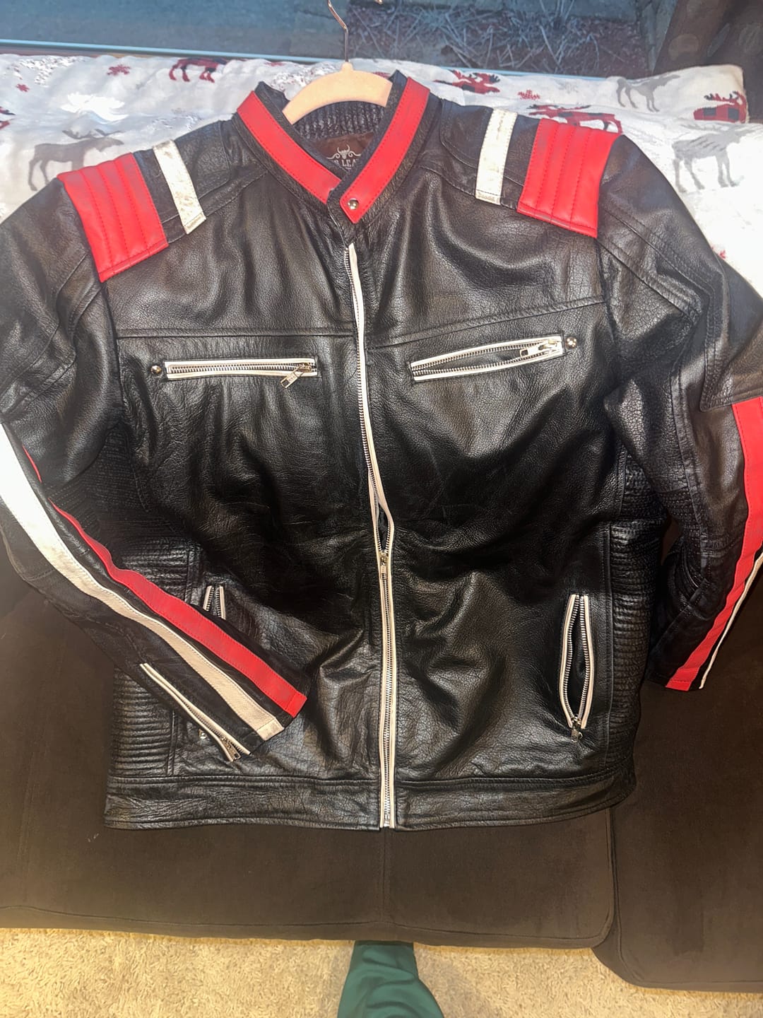 Customer photo review of James Men's Vintage Motorcycle Leather Jacket