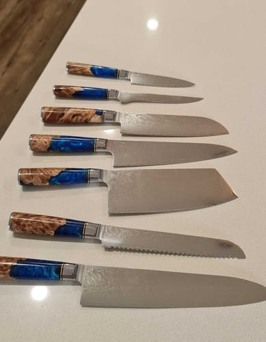 Customer photo review of "Tsunami" 15-Piece Japanese Damascus Steel Knife Block Set