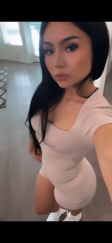 Customer photo review of Essential Bodysuit CHATEAU GRAY