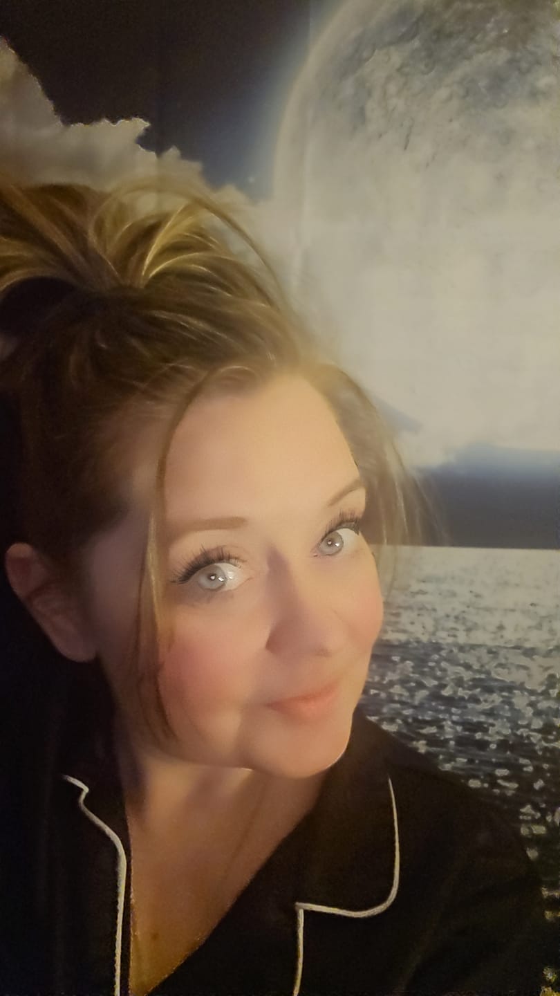 Customer photo review of Clover Blue Prescription Colored Contact Lenses