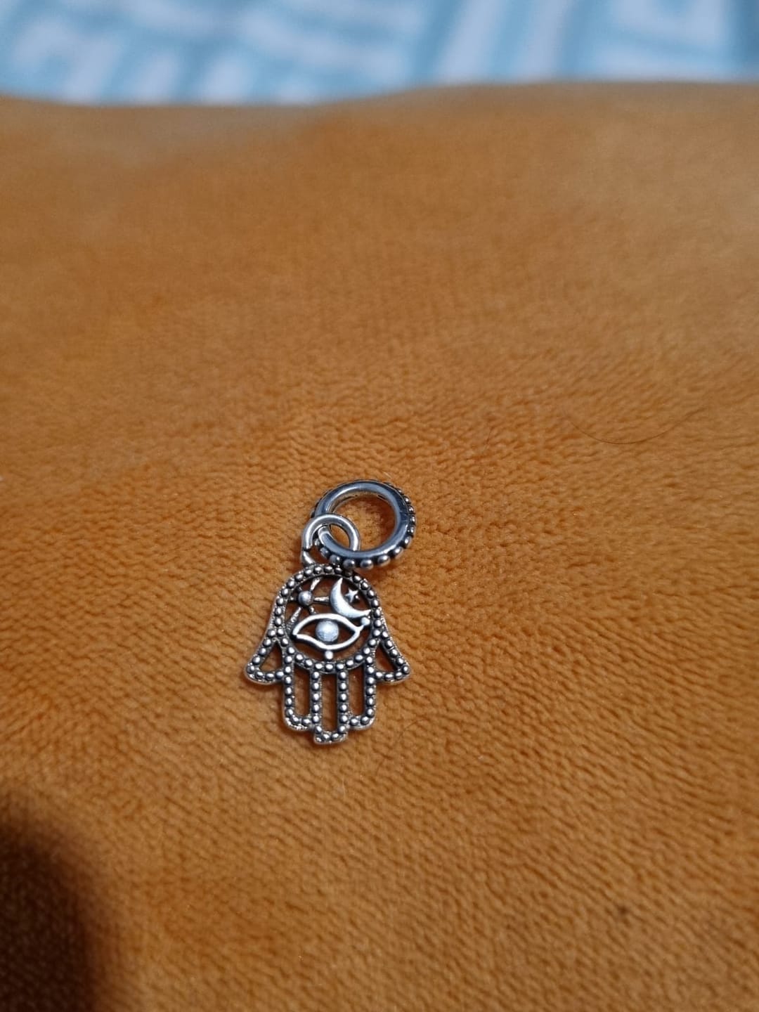 Customer photo review of Charm Jamsa de Luna y Estrella