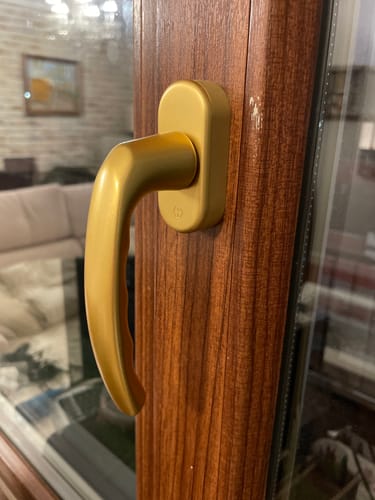 Customer photo review of Manilla para ventana oscilobatiente Atlanta F-3 en acabado dorado de la marca Hoppe