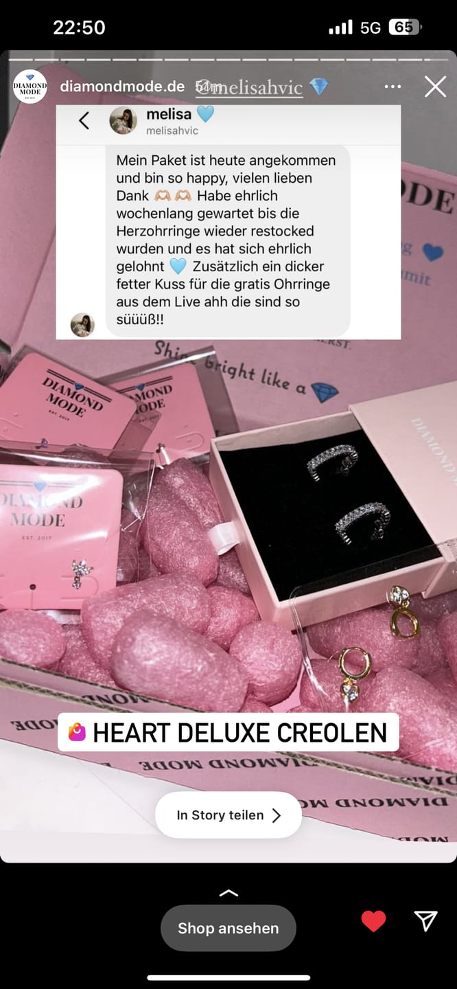 Customer photo review of Heart Deluxe Creolen | 18K vergoldet