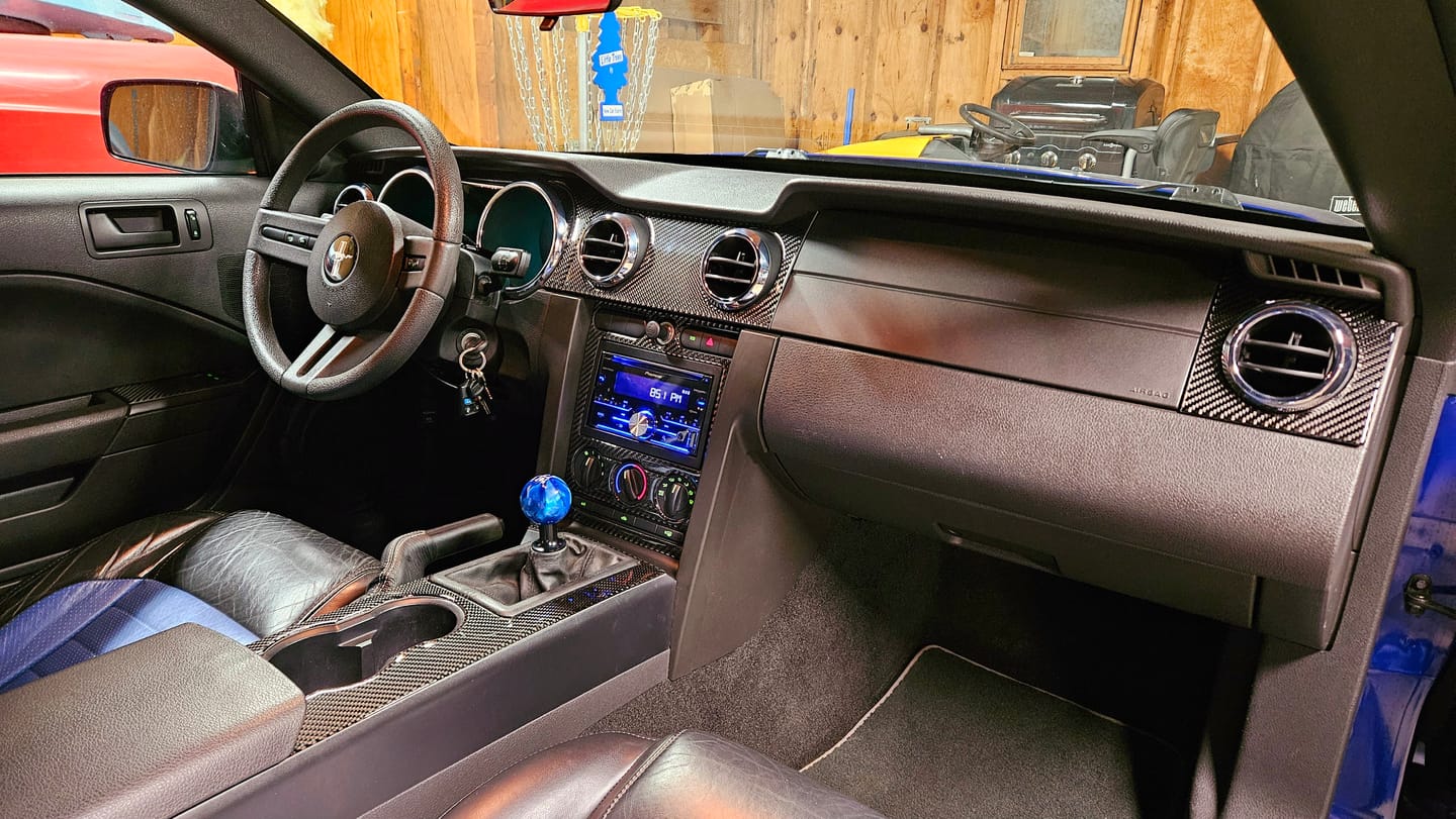 Customer photo review of DynaCarbon™️ 6 PCS Full Carbon Fiber Dashboard Kit For Ford Mustang 2005-2009