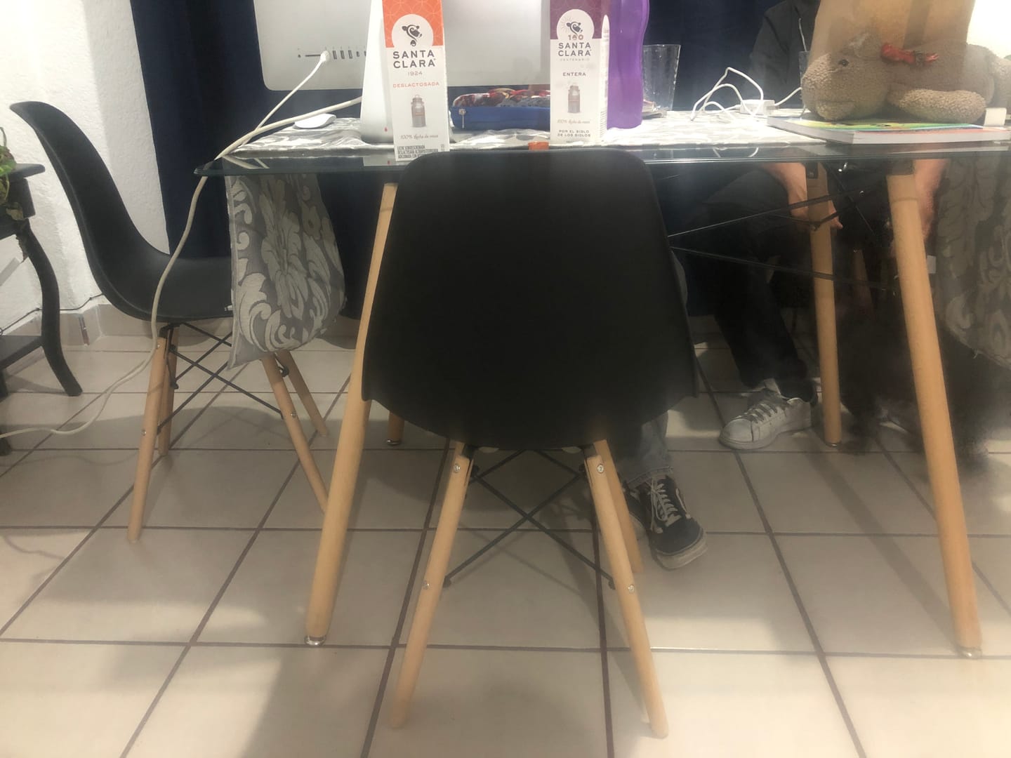 Customer photo review of Paquete de Mesa T5 + 4 Sillas Oslo
