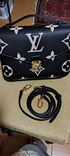 Customer photo review of LV POCHETTE METIS 25CM BLACK