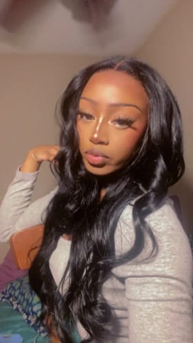 Customer photo review of Breathable 360 Lace Frontal Wig Pre Plucked Body Wave Human Hair Wig Natural Hairline