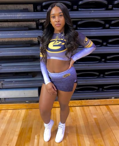 Customer photo review of Breathable 360 Lace Frontal Wig Pre Plucked Body Wave Human Hair Wig Natural Hairline