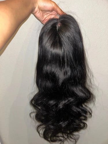 Customer photo review of Karlami 13x6 HD Skin Melt Lace Front Body Wave Wig Perfect Hairline Bleached Knots