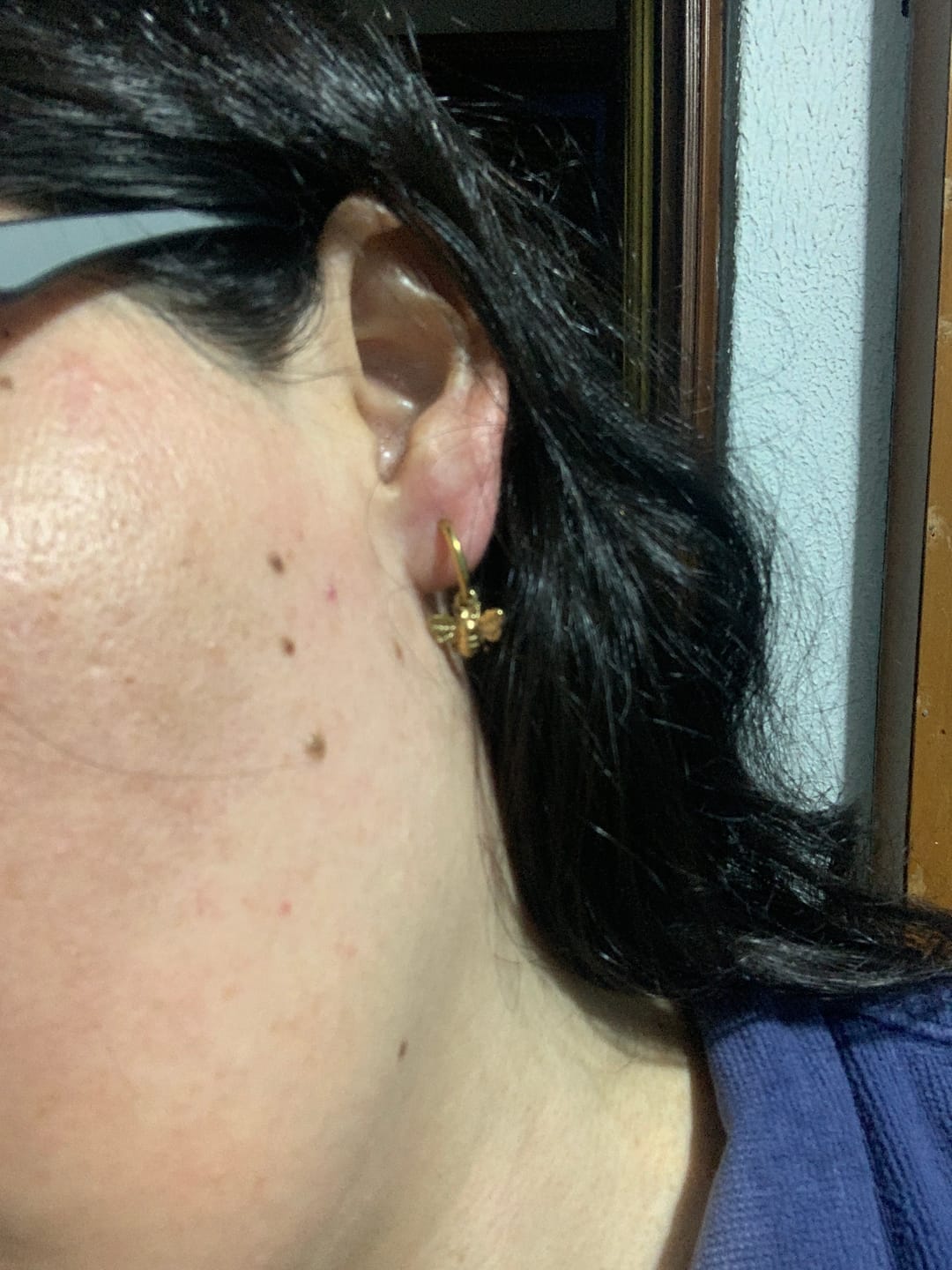 Customer photo review of Aretes Beecuff