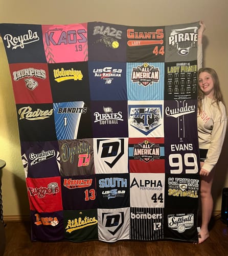 T-shirt quilt featuring royals, kaos by Maggie from TX