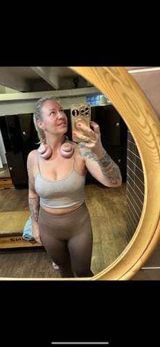 Customer photo review of Essence Seamless Leggings