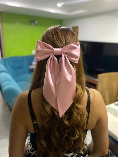 Customer photo review of Moño - EXTRA Large Bow