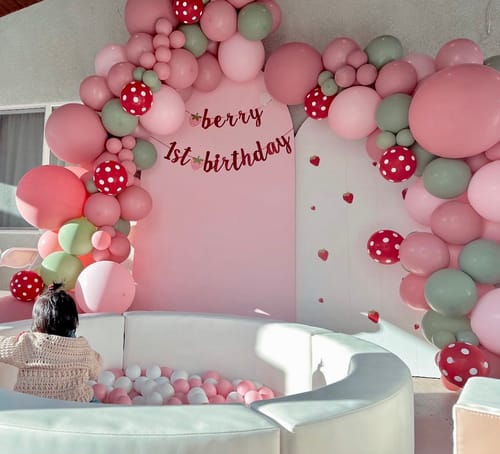 Customer photo review of Strawberry Patch Balloon Garland Kit