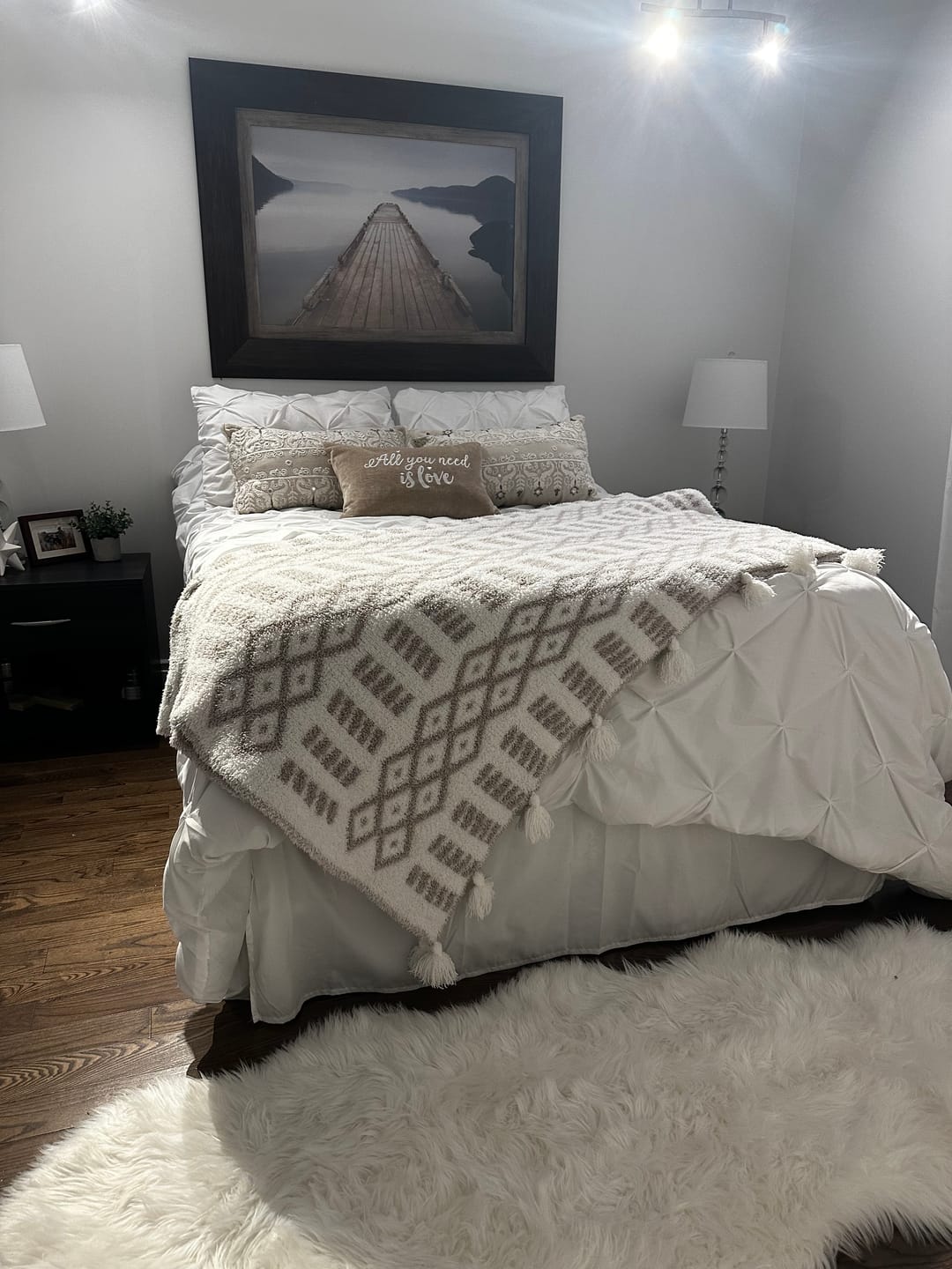 Customer photo review of Greige & White Diamond Point with Tassel Print Extended Throw