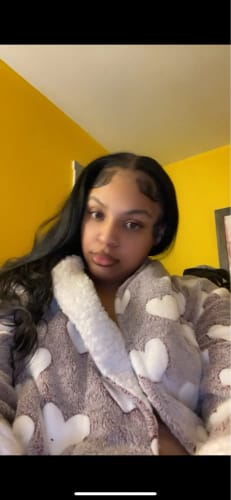 Customer photo review of Breathable 360 Lace Frontal Wig Pre Plucked Body Wave Human Hair Wig Natural Hairline